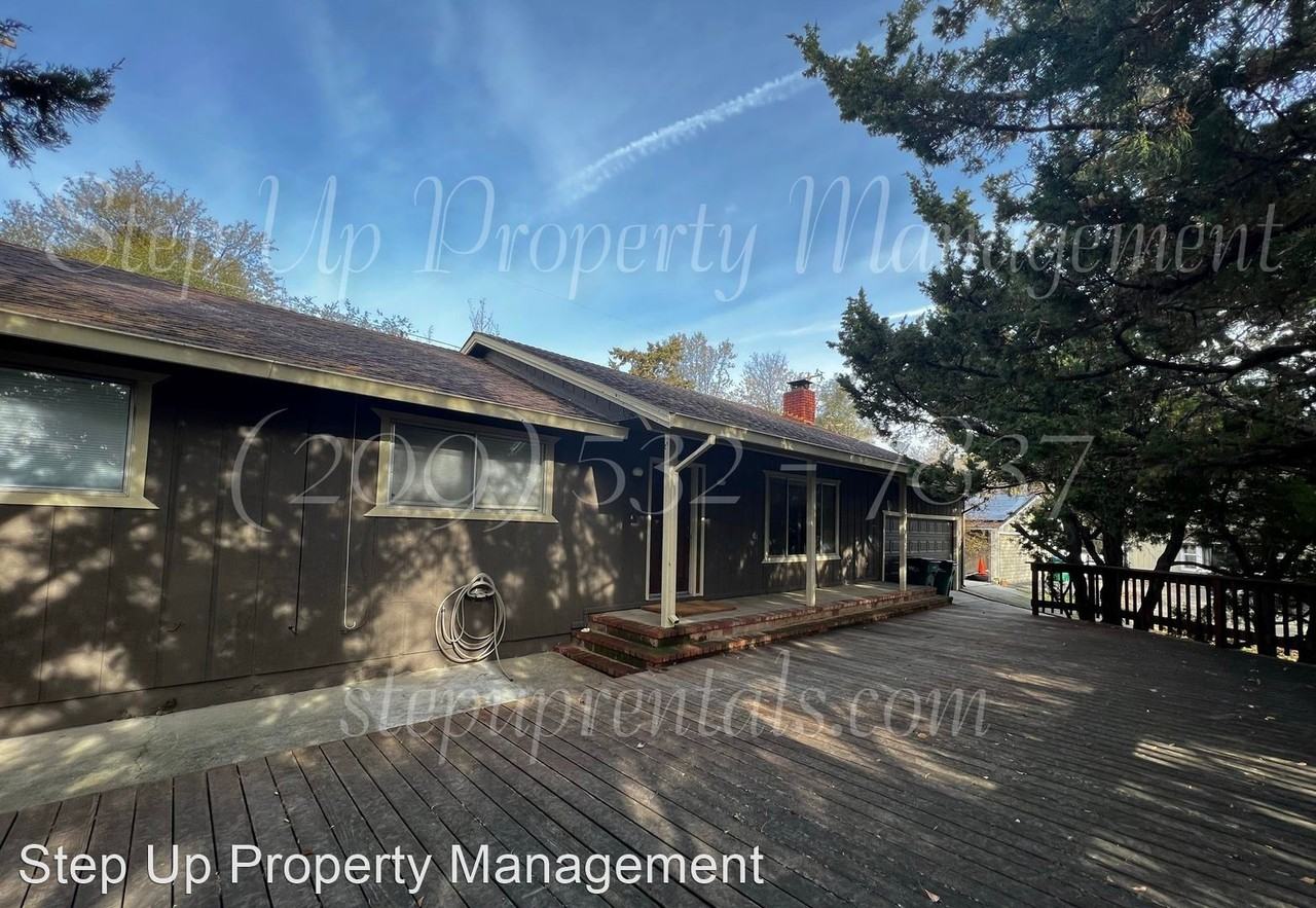 11150 Currey Dr - Photo 2 of 19