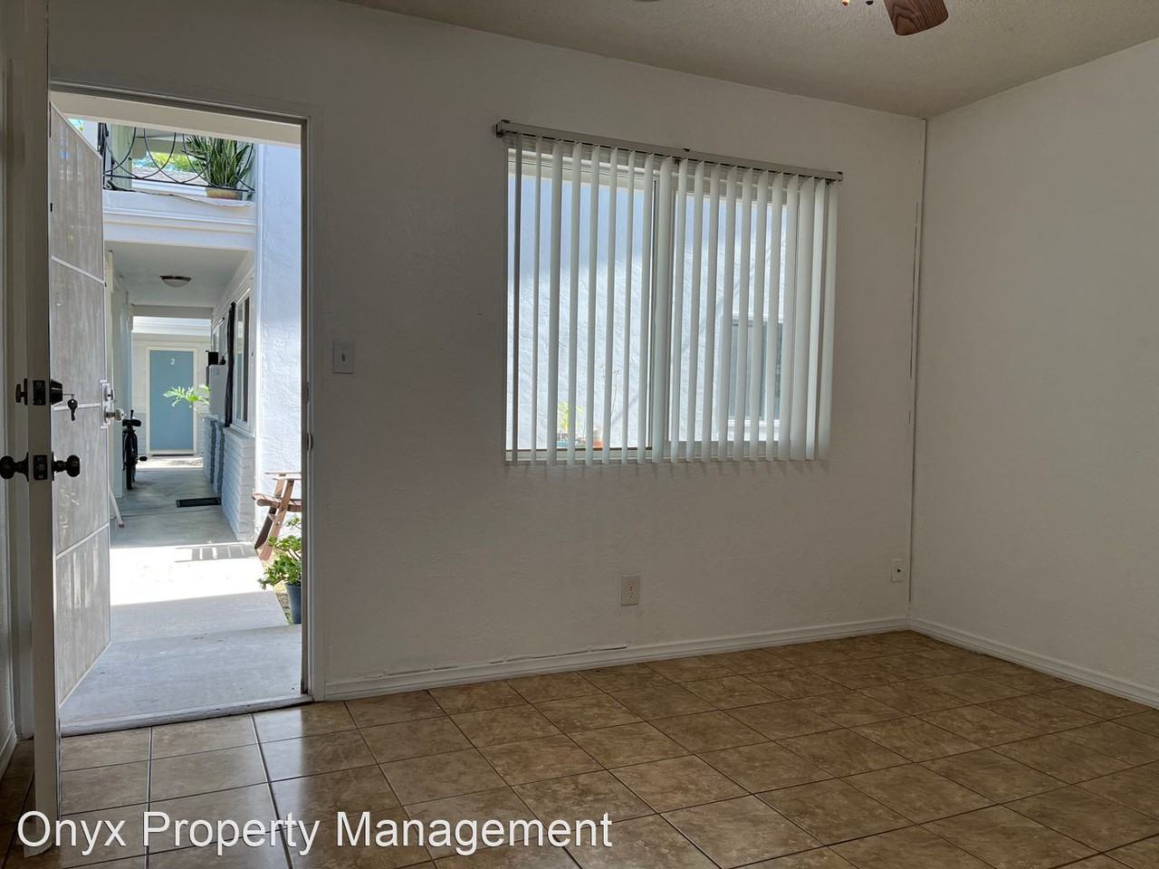 3235-3239 Collier Avenue - Photo 3 of 6