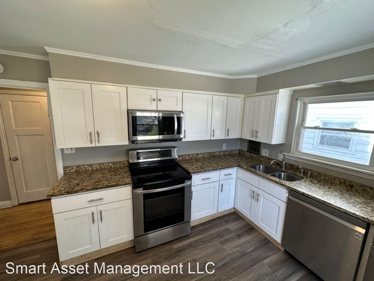 5726 N 40th St - Photo 3 of 17
