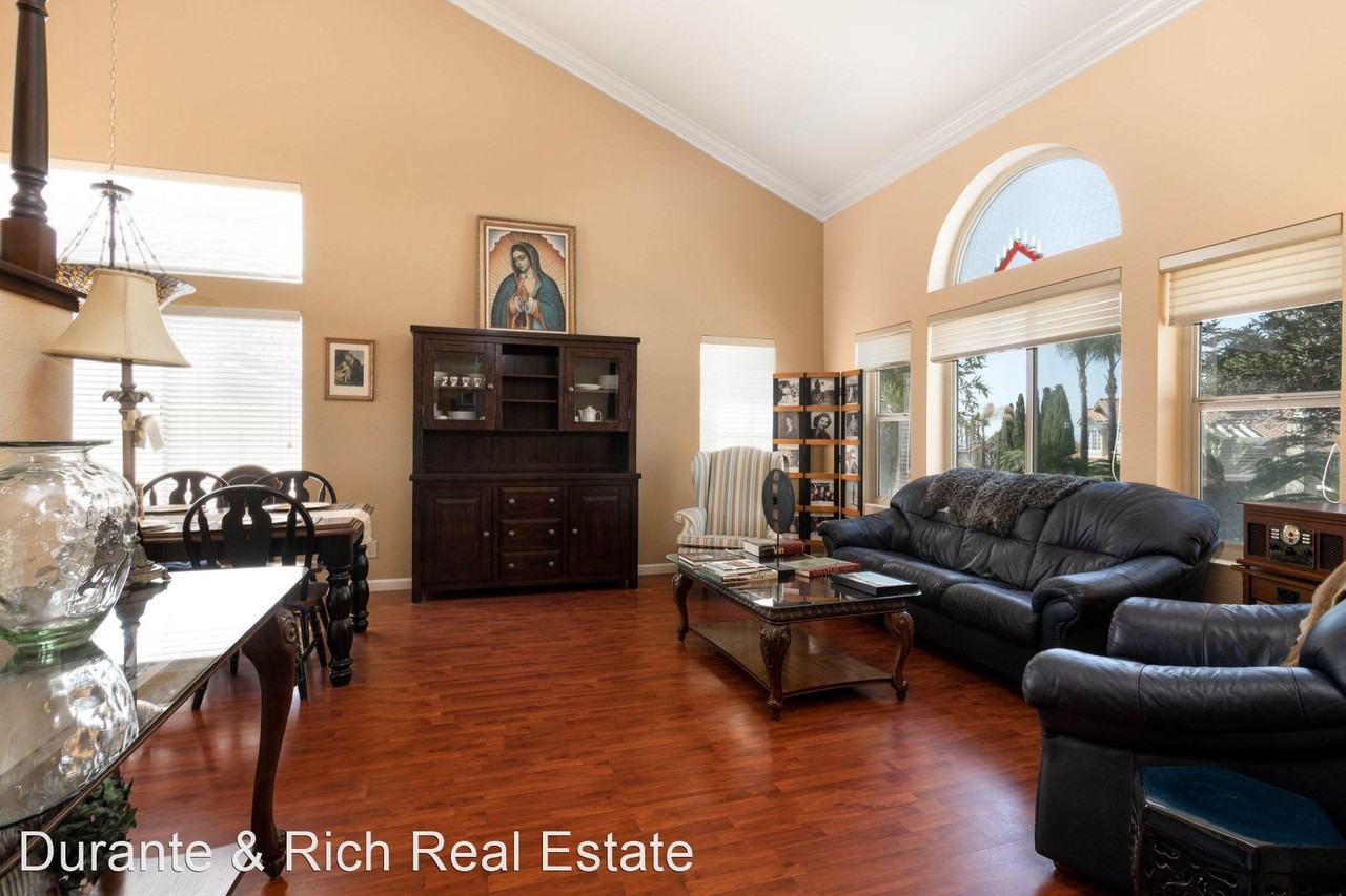 1758 S Point Dr - Photo 2 of 21