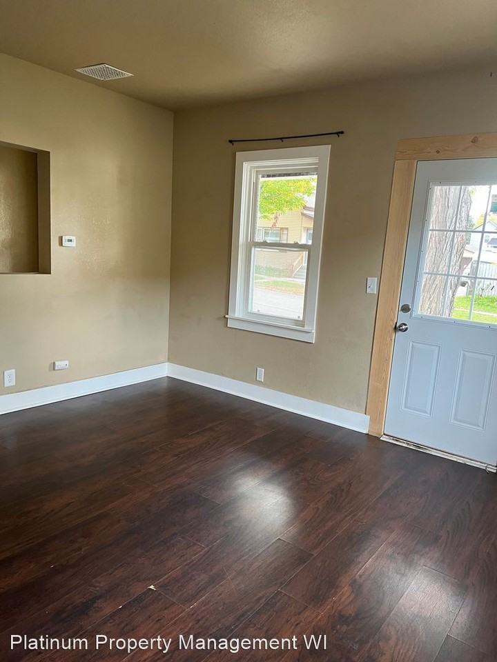 812 Humboldt Ave - Photo 2 of 13