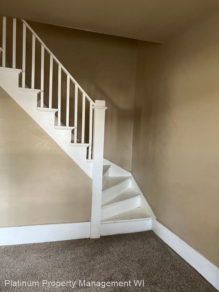 812 Humboldt Ave - Photo 3 of 13