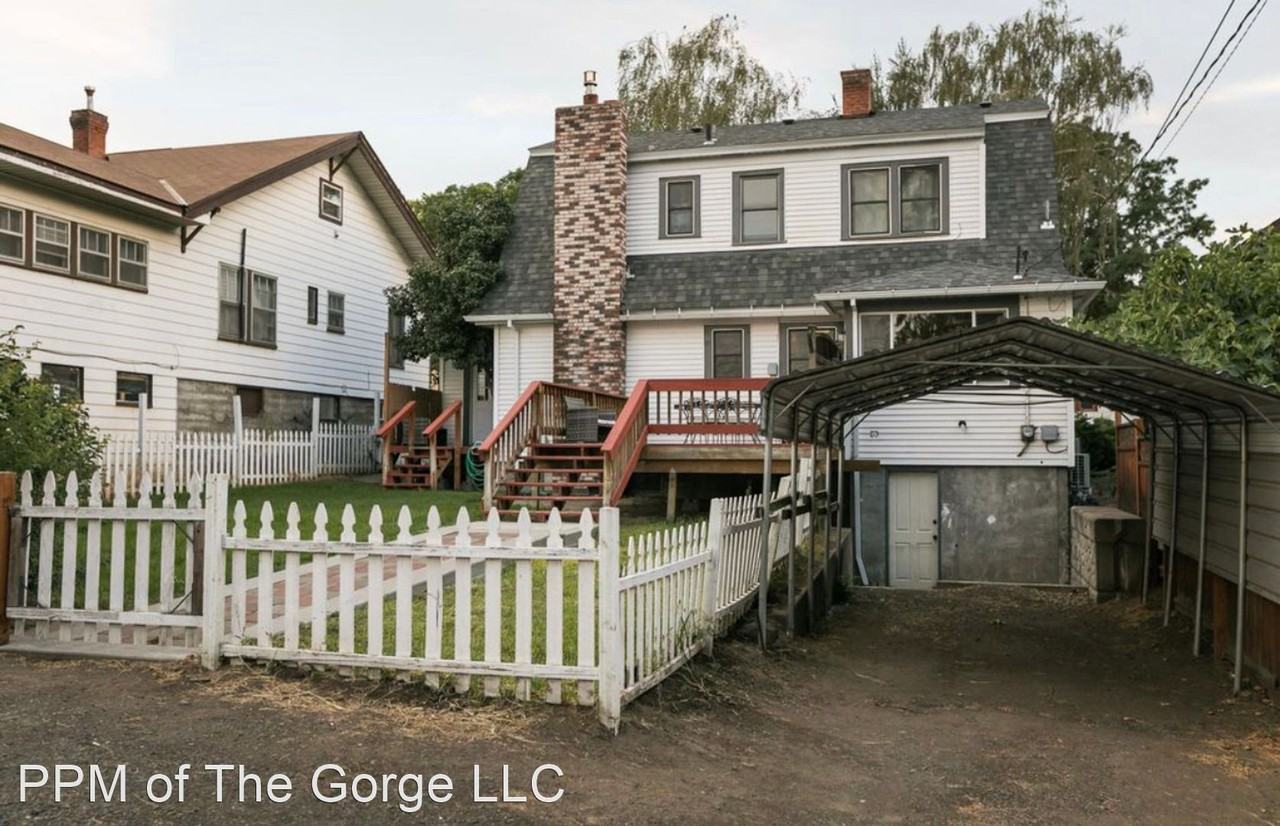 523 E 9th St - Photo 2 of 13