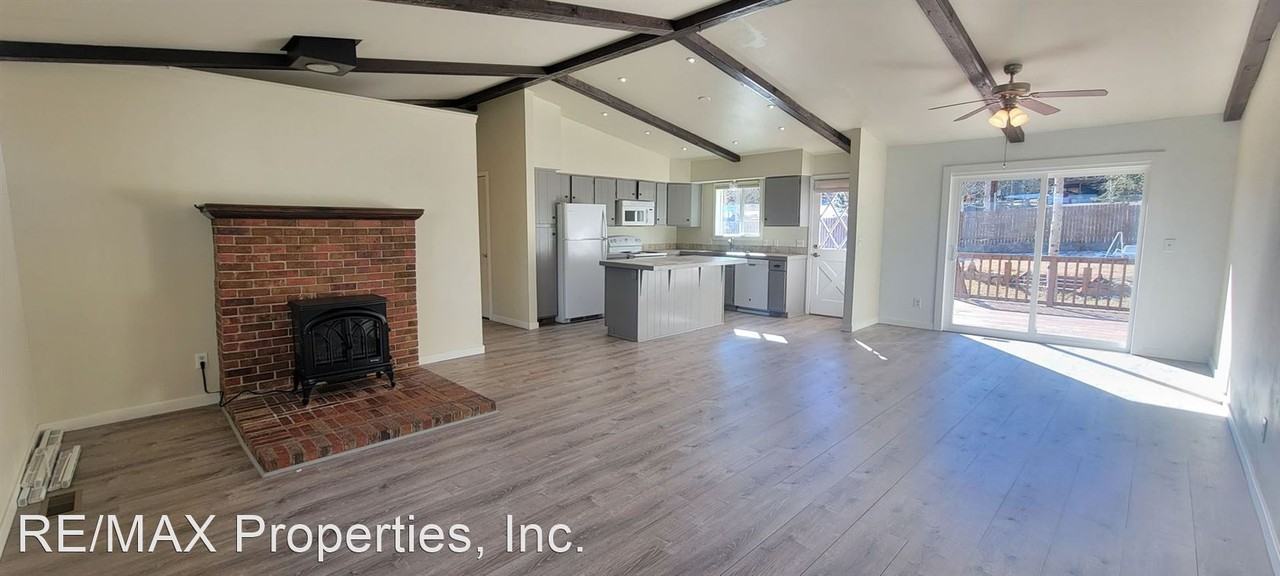 720 Northwoods Dr W - Photo 3 of 39