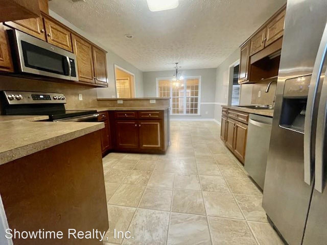 2978 Waterhill Dr - Photo 3 of 27