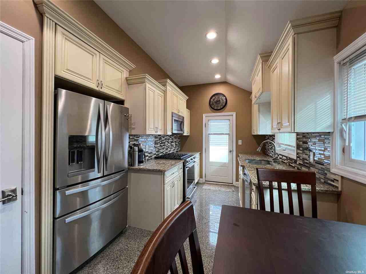 18 W Minerva Rd - Photo 3 of 13