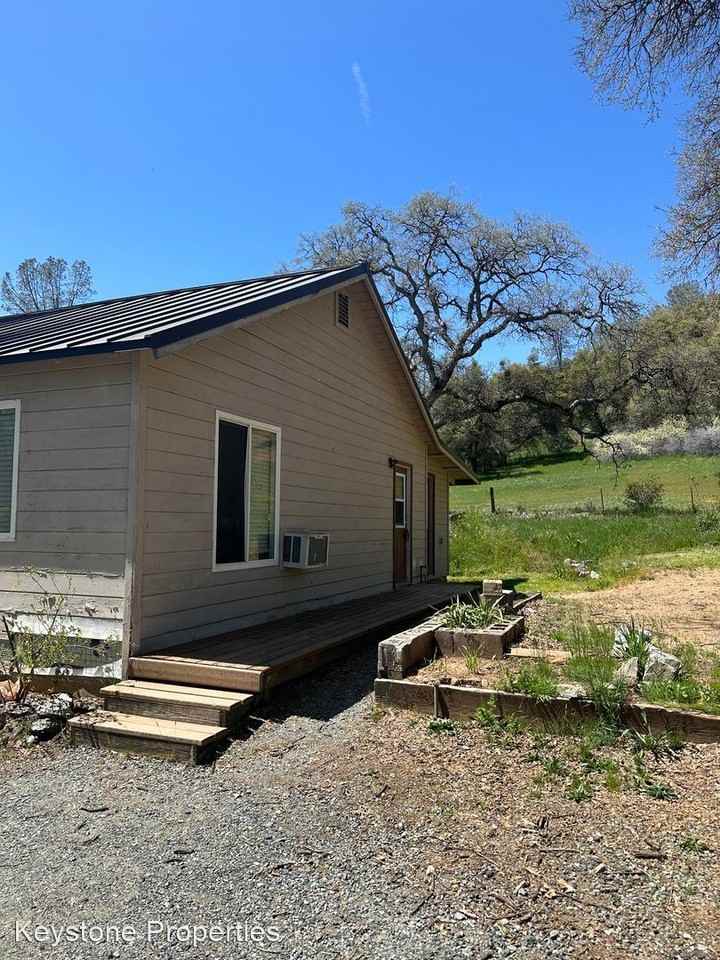 20300 S. Sunshine Rd. - Photo 2 of 11