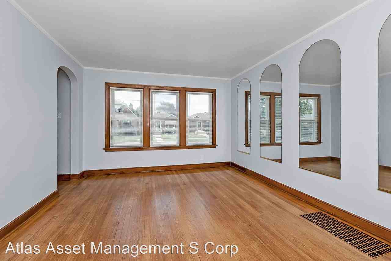 9707 S Woodlawn Ave - Photo 3 of 17