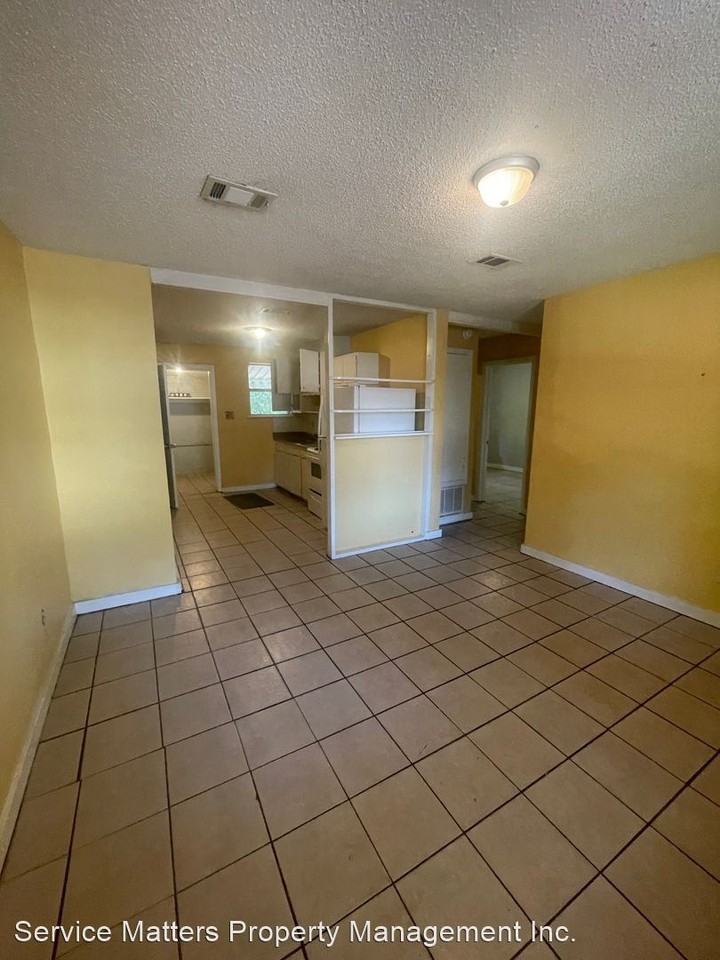 2603 W Belmont St - Photo 2 of 9
