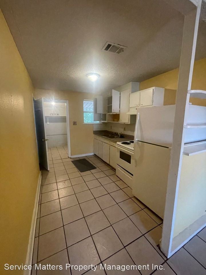 2603 W Belmont St - Photo 3 of 9