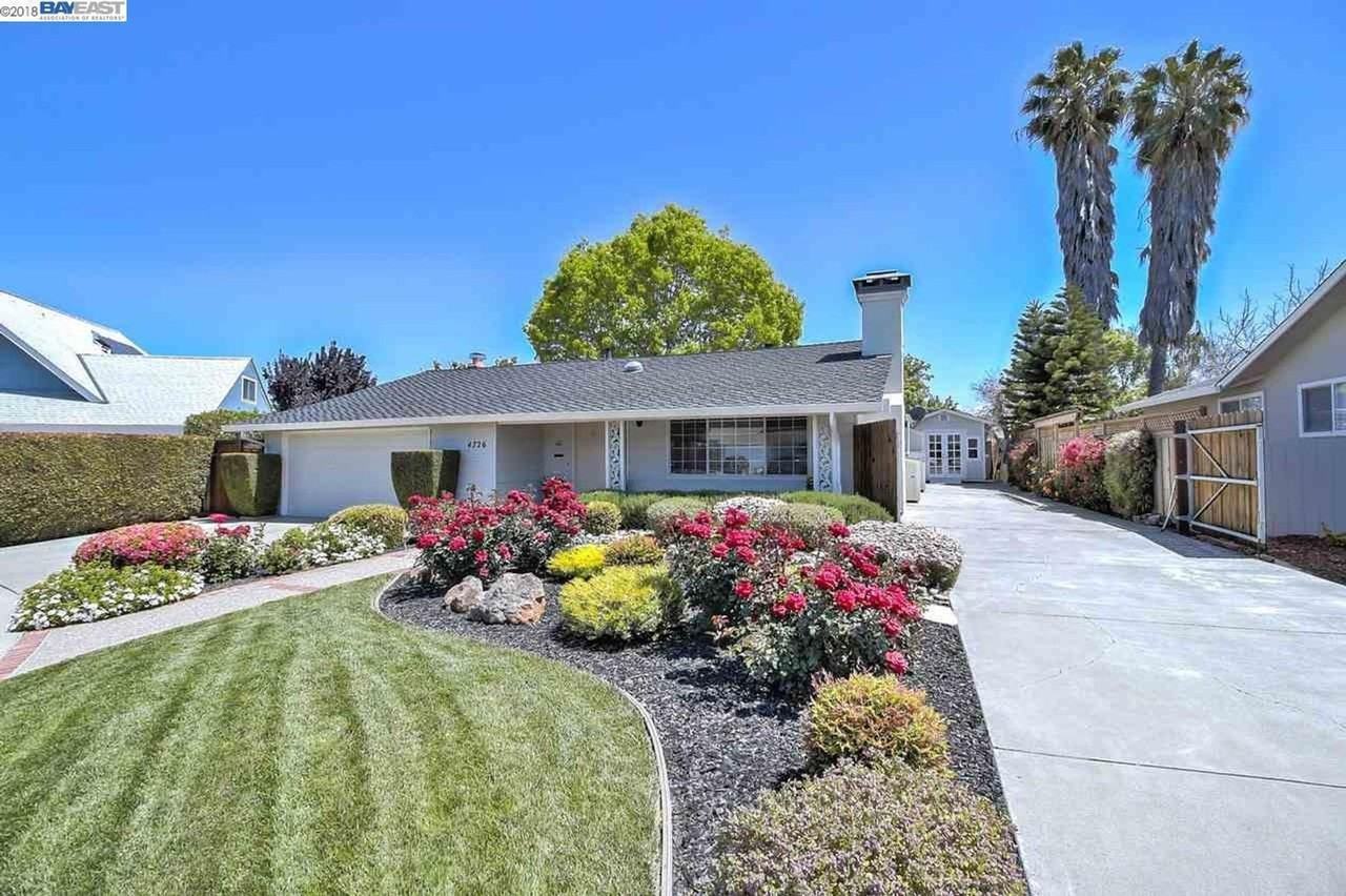 4726 Wadsworth Ct - Photo 2 of 24