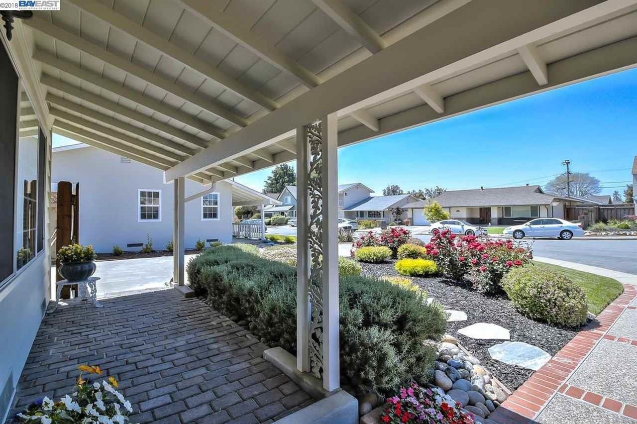 4726 Wadsworth Ct - Photo 3 of 24