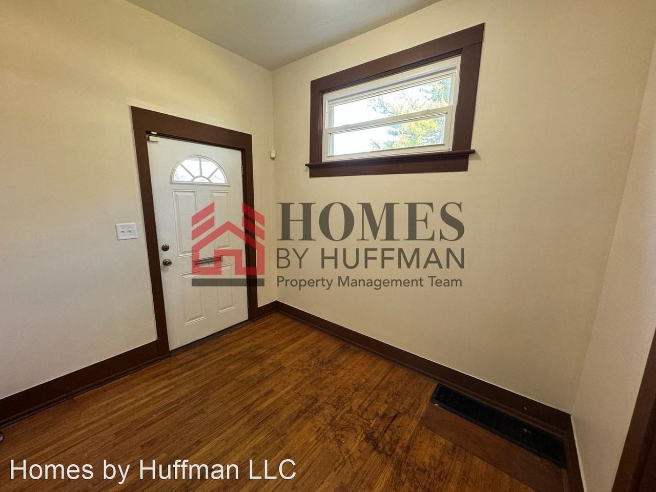 812 S Elliott St - Photo 2 of 9