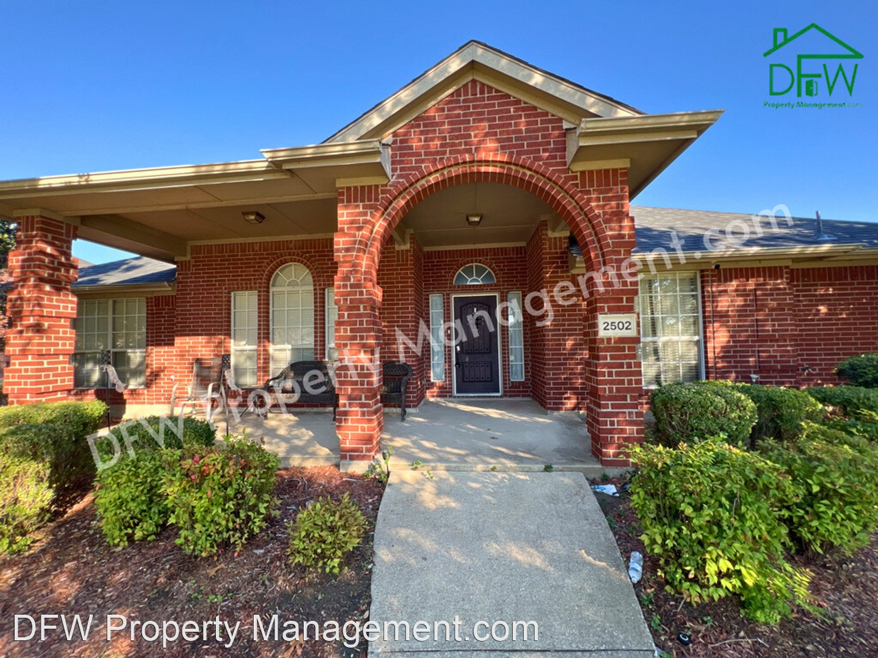 2502 Chapel Hill Dr - Photo 2 of 50