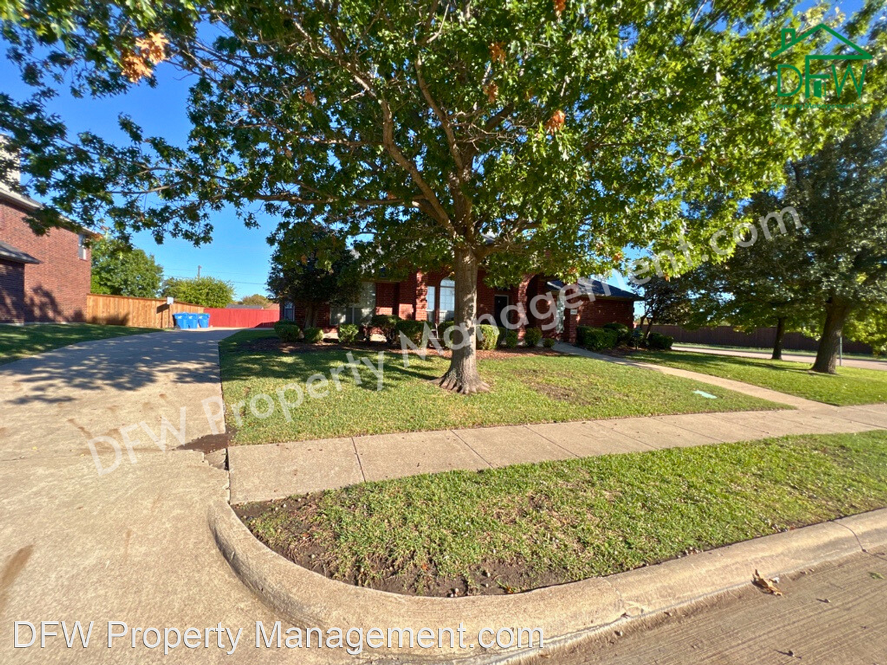 2502 Chapel Hill Dr - Photo 3 of 50