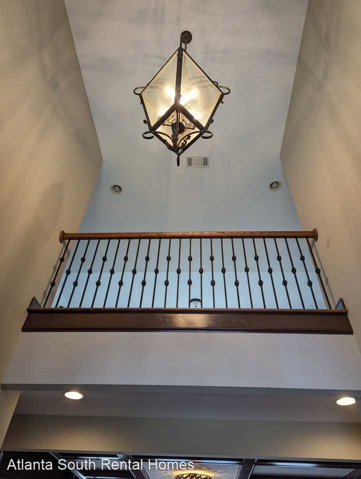 140 Diamond Pt - Photo 3 of 41