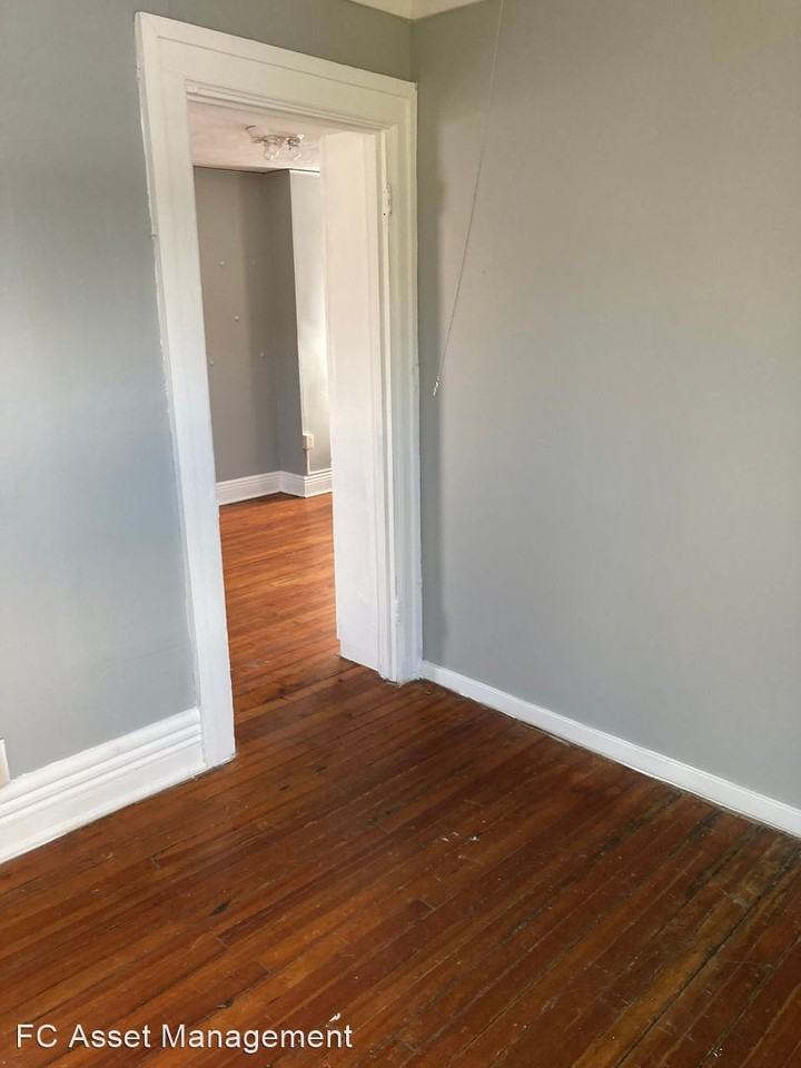 682 Lake Ave - Photo 2 of 5