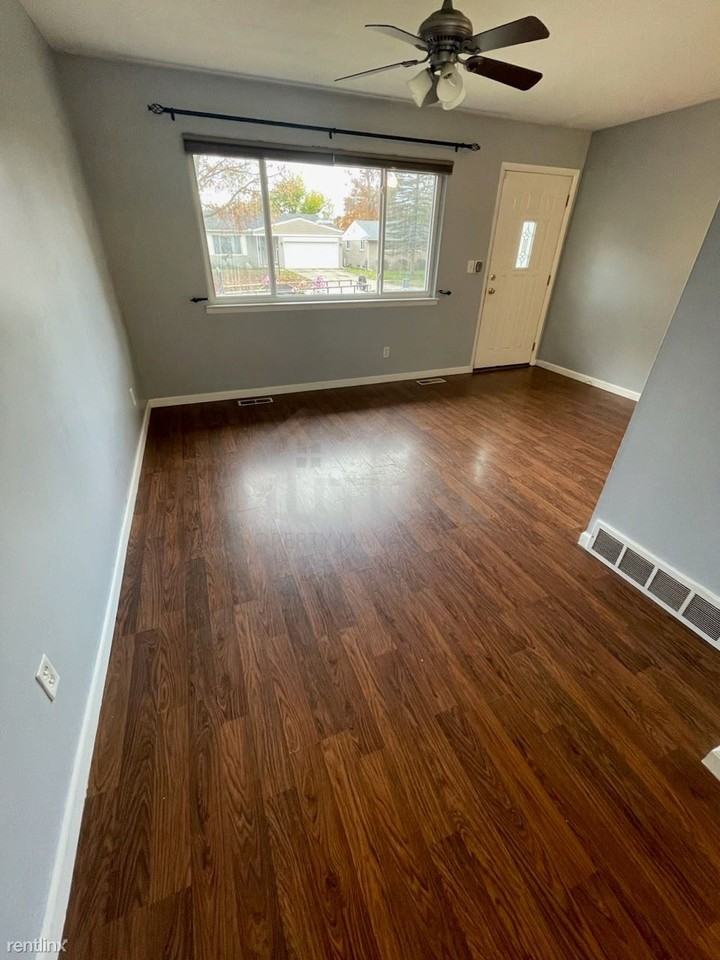 39533 Cather St - Photo 2 of 18