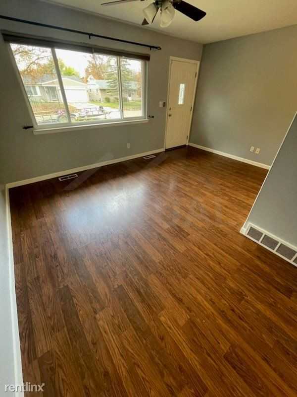 39533 Cather St - Photo 3 of 18