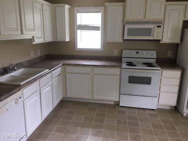 19180 N Clairmonte St - Photo 3 of 6