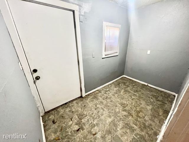 6228 E 16th Ter - Photo 2 of 16