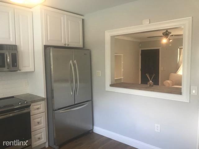 318 Wellesley Dr - Photo 3 of 18