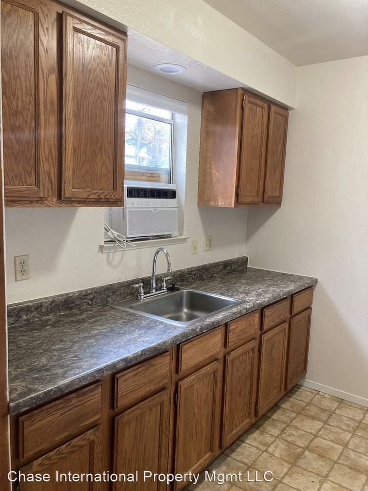 1162 Buena Vista Ave #1 - Photo 2 of 9