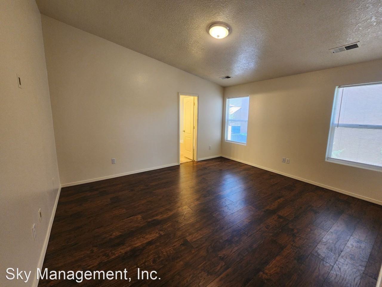 10115 Range Rd Sw - Photo 3 of 19