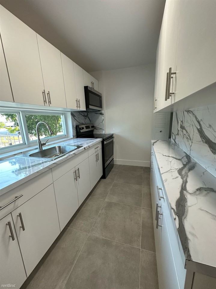 645 Palmetto Dr - Photo 2 of 14