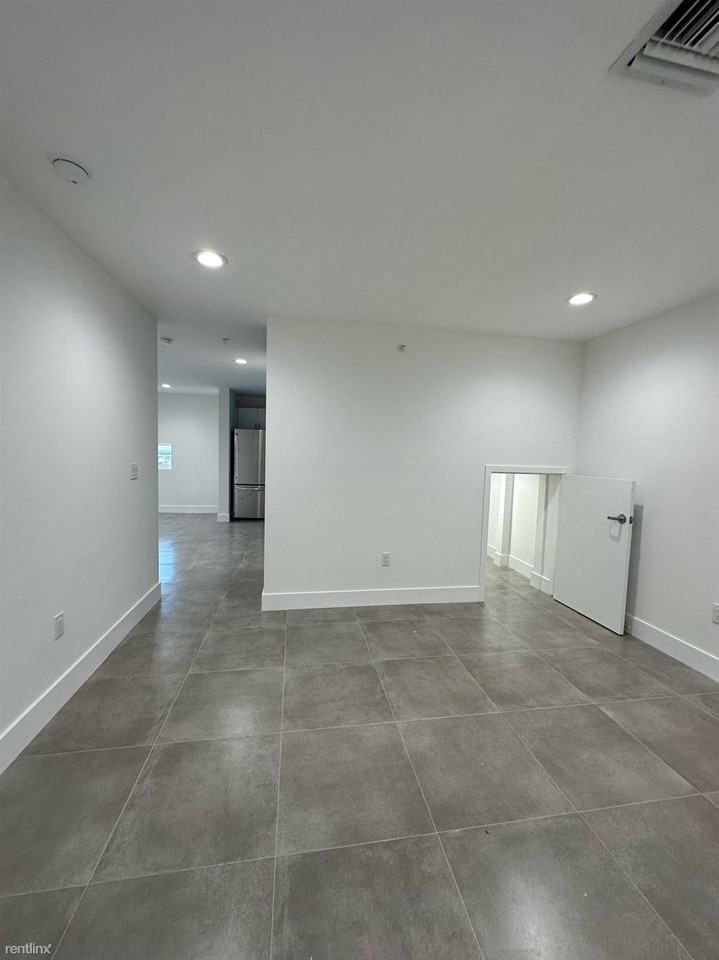 645 Palmetto Dr - Photo 3 of 14