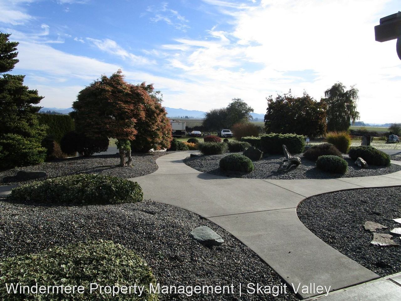 14884 Channel Dr - Photo 2 of 23