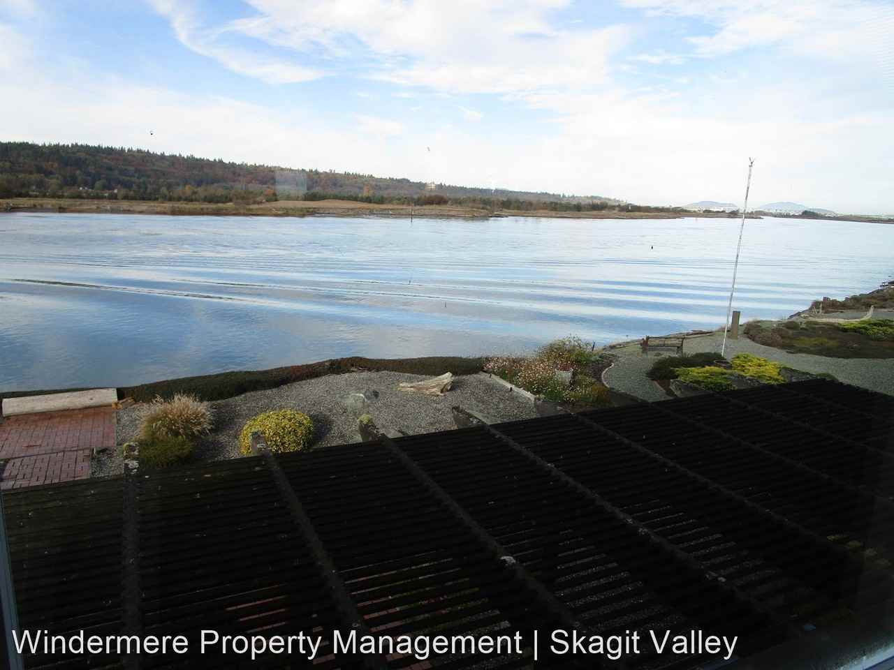 14884 Channel Dr - Photo 3 of 23