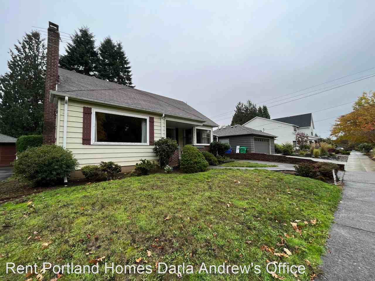 5425 Se 47th Ave - Photo 2 of 31