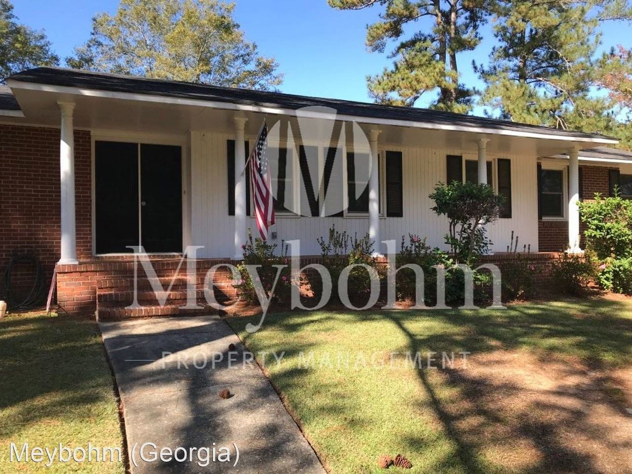 505 Hillwood Cir - Photo 3 of 19