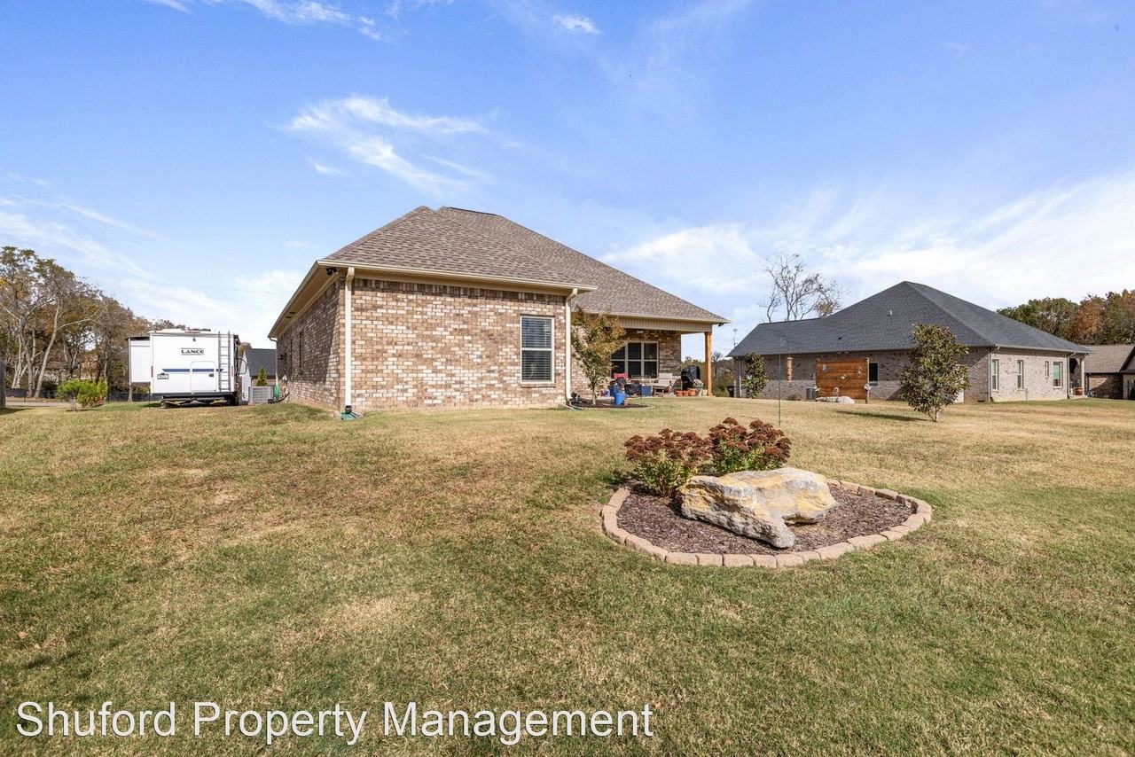 5158 Vinnie Dell Dr - Photo 3 of 49