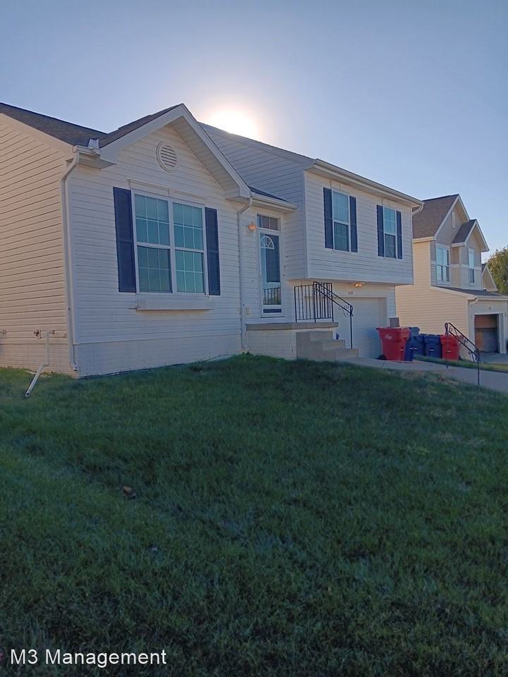 11209 Potter St - Photo 2 of 23