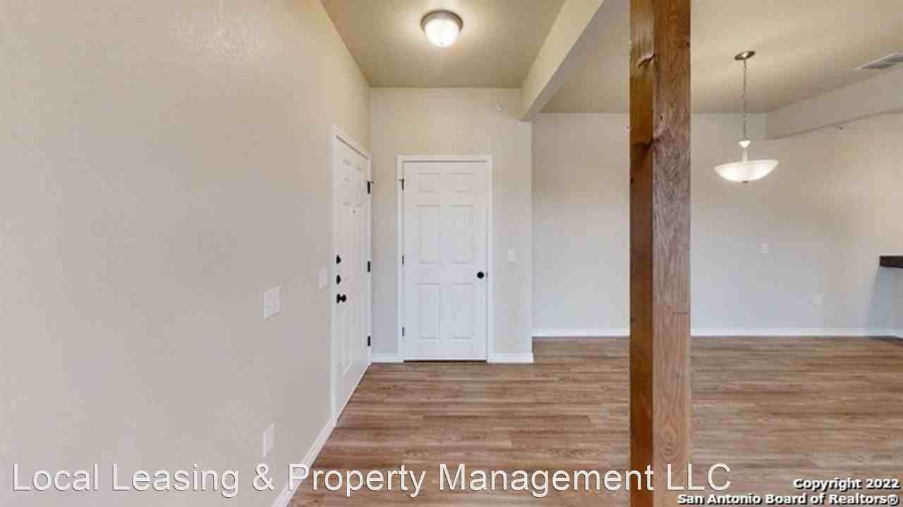 1070 East Cedar Street - Photo 3 of 21