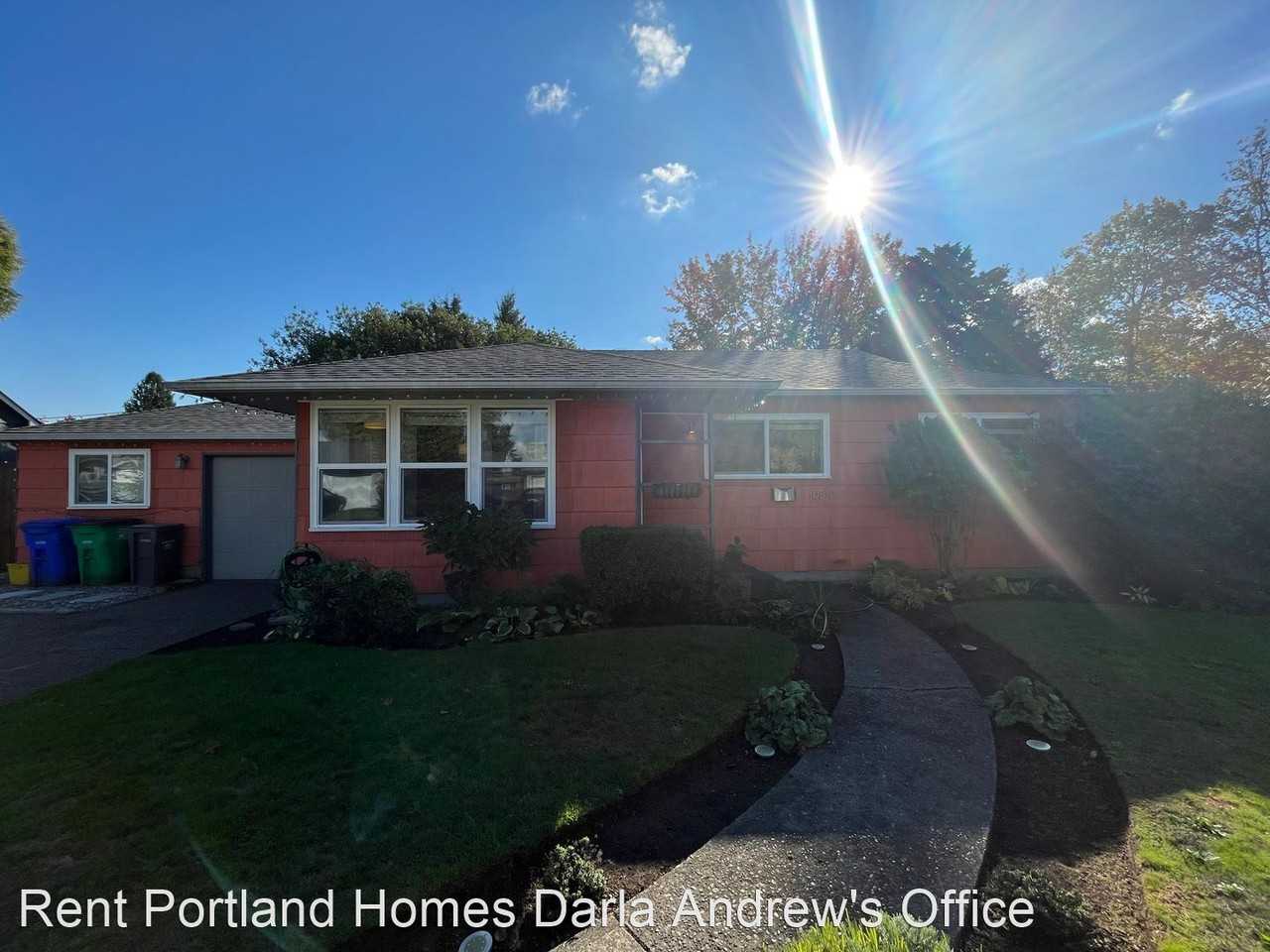 10810 Ne Hancock St - Photo 2 of 30