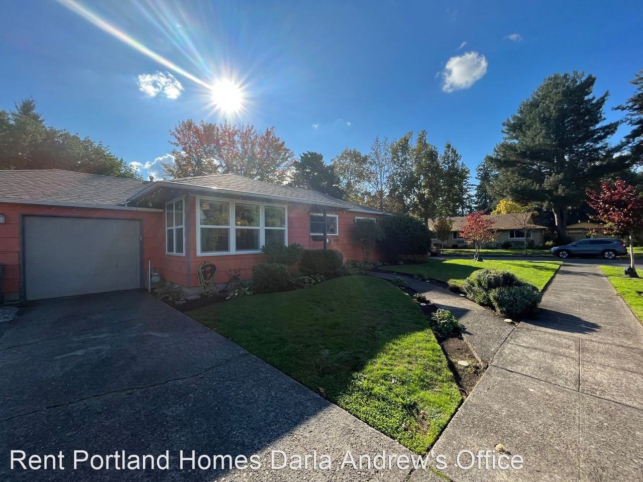 10810 Ne Hancock St - Photo 3 of 30