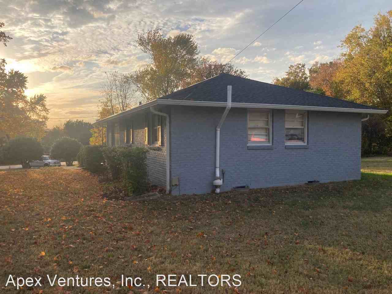 560 Whispering Hills Dr - Photo 3 of 18