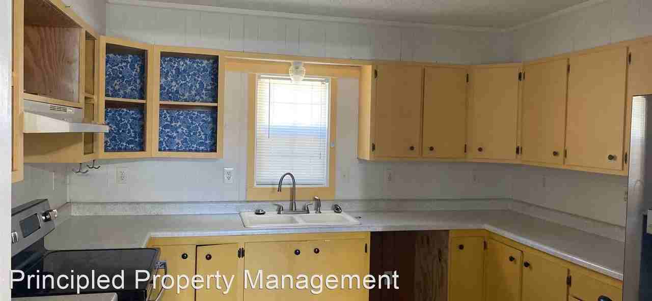 1012 Tina St - Photo 3 of 17