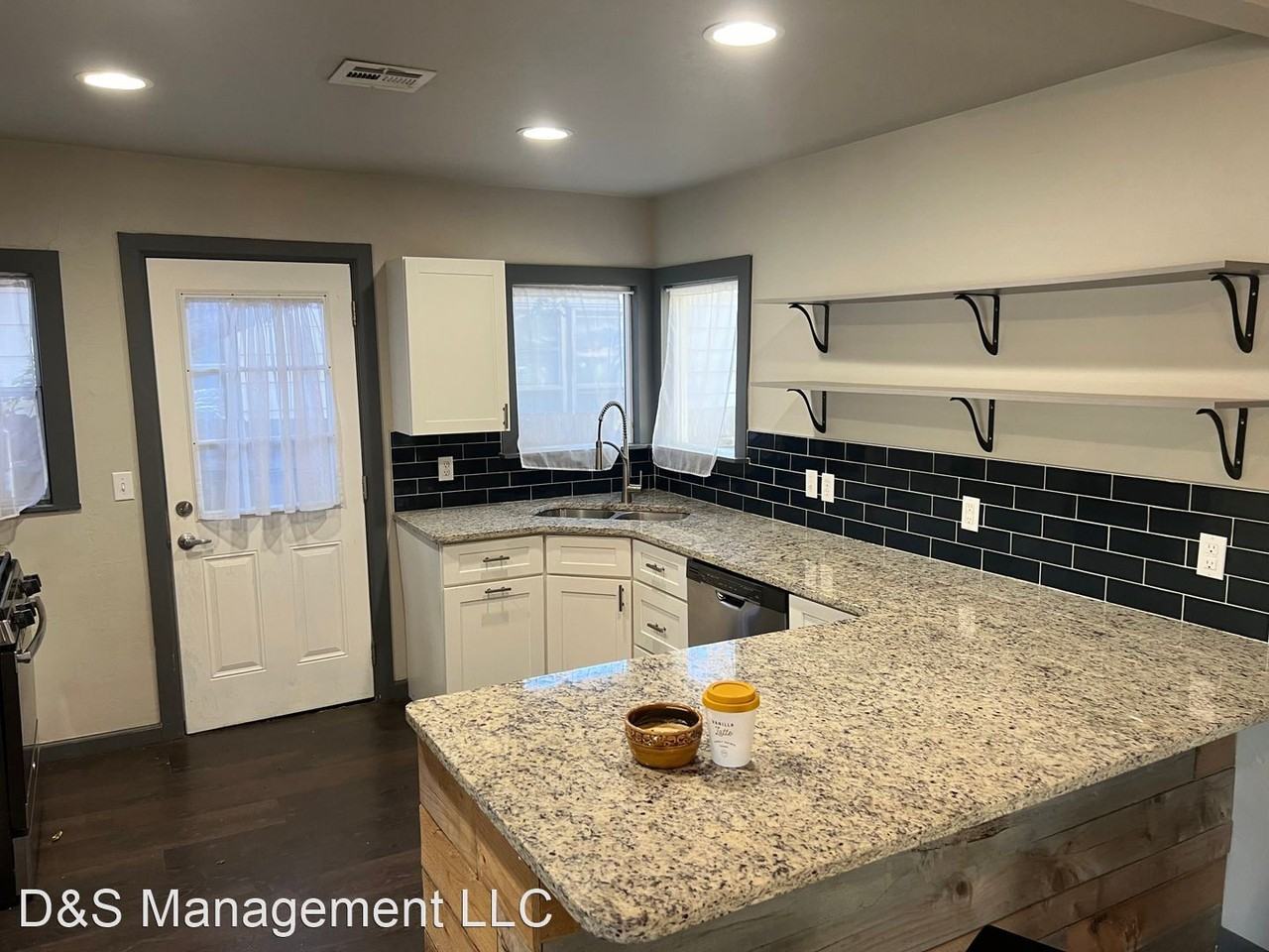 3025 Cashion Pl - Photo 3 of 15