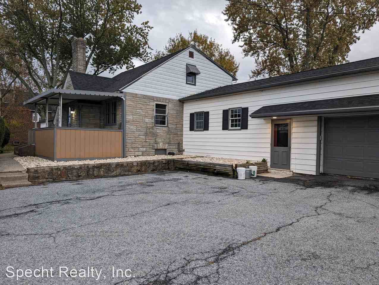 633 W Ridge Pike - Photo 2 of 25