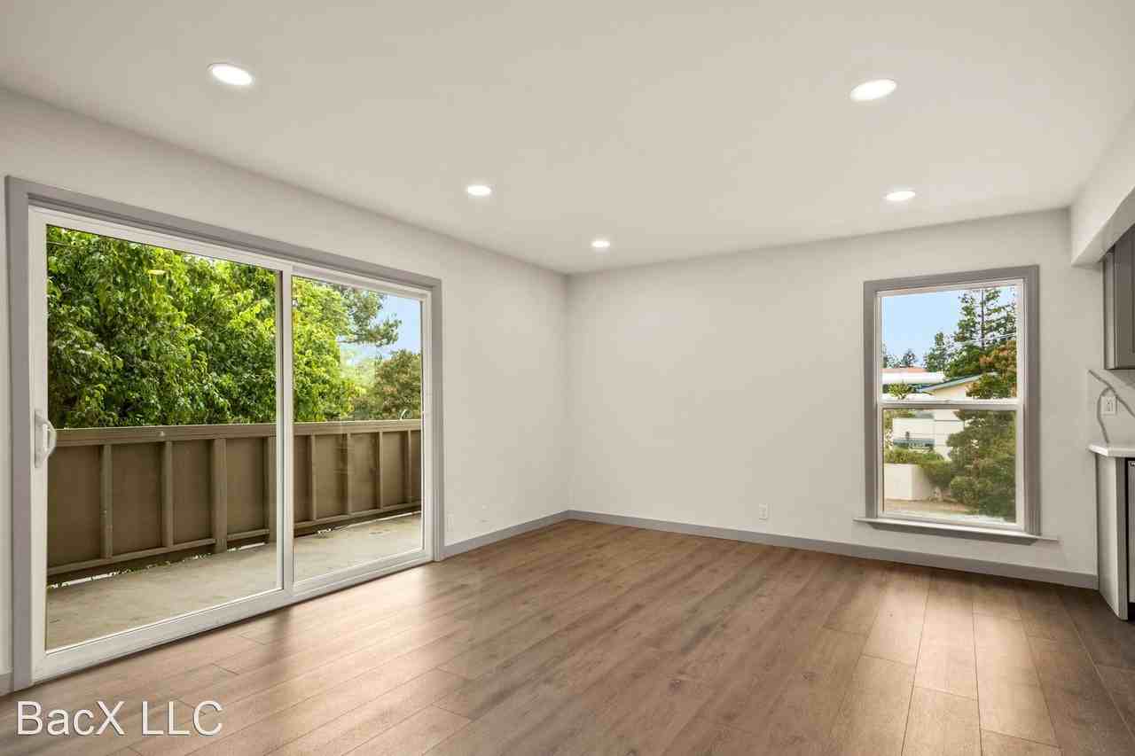 Park Circle 20650-20652 - Photo 3 of 18