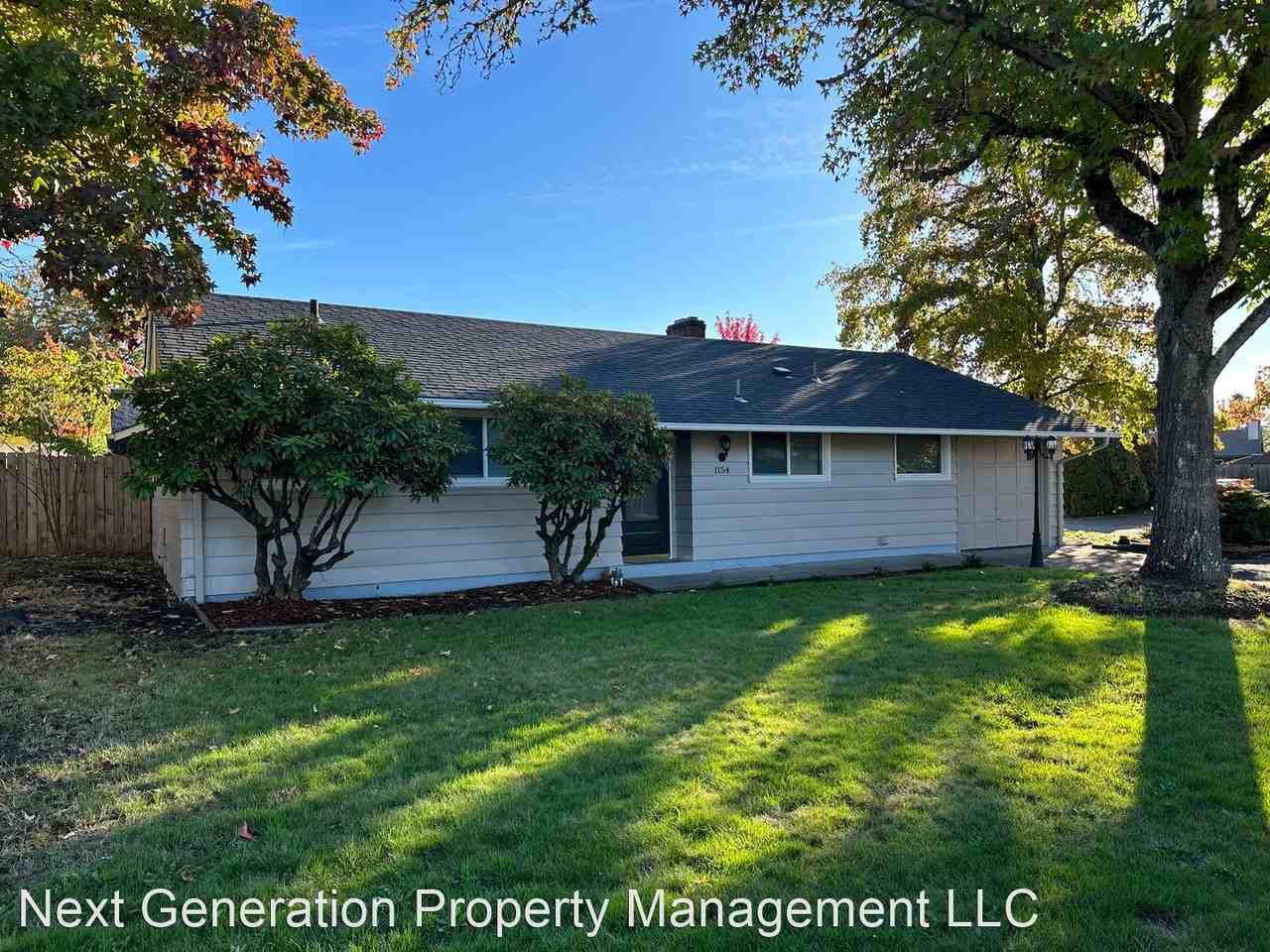 1154 Clinton Dr - Photo 2 of 29