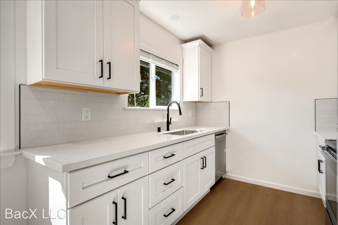 135 Carlton Ave - Photo 3 of 15