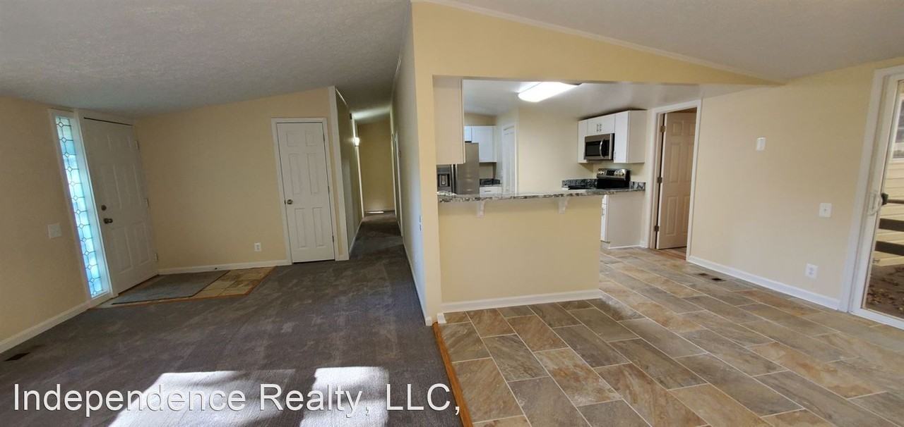 116 Lakeview Pkwy - Photo 2 of 23
