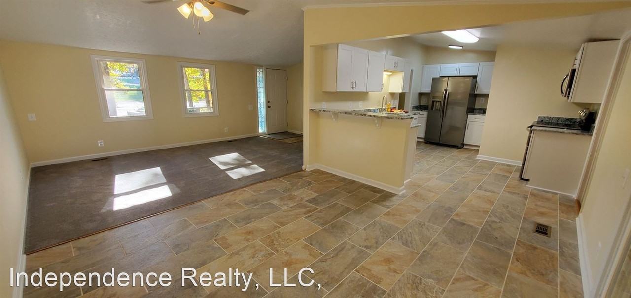 116 Lakeview Pkwy - Photo 3 of 23