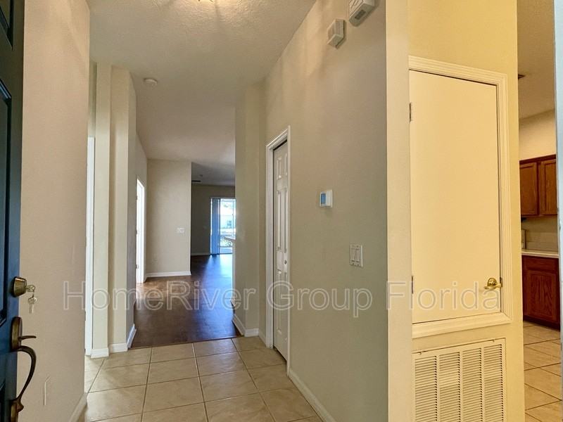 10255 Devonshire Lake Dr - Photo 3 of 27