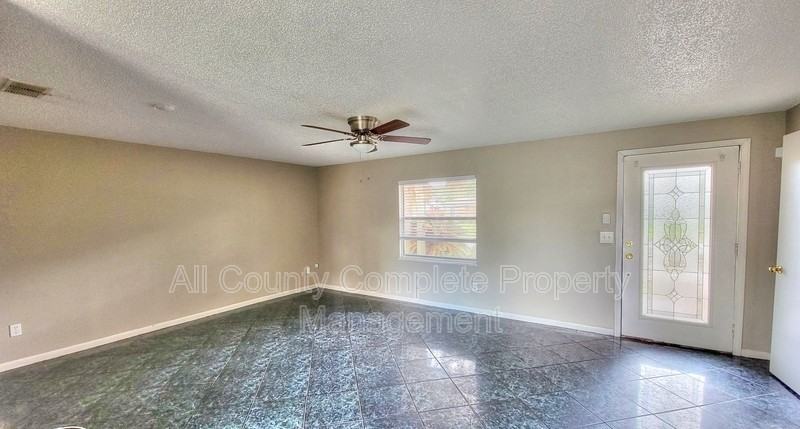 2472 Fernside Rd - Photo 4 of 16